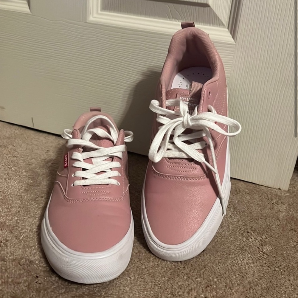 NWOT LEVIS sneakers